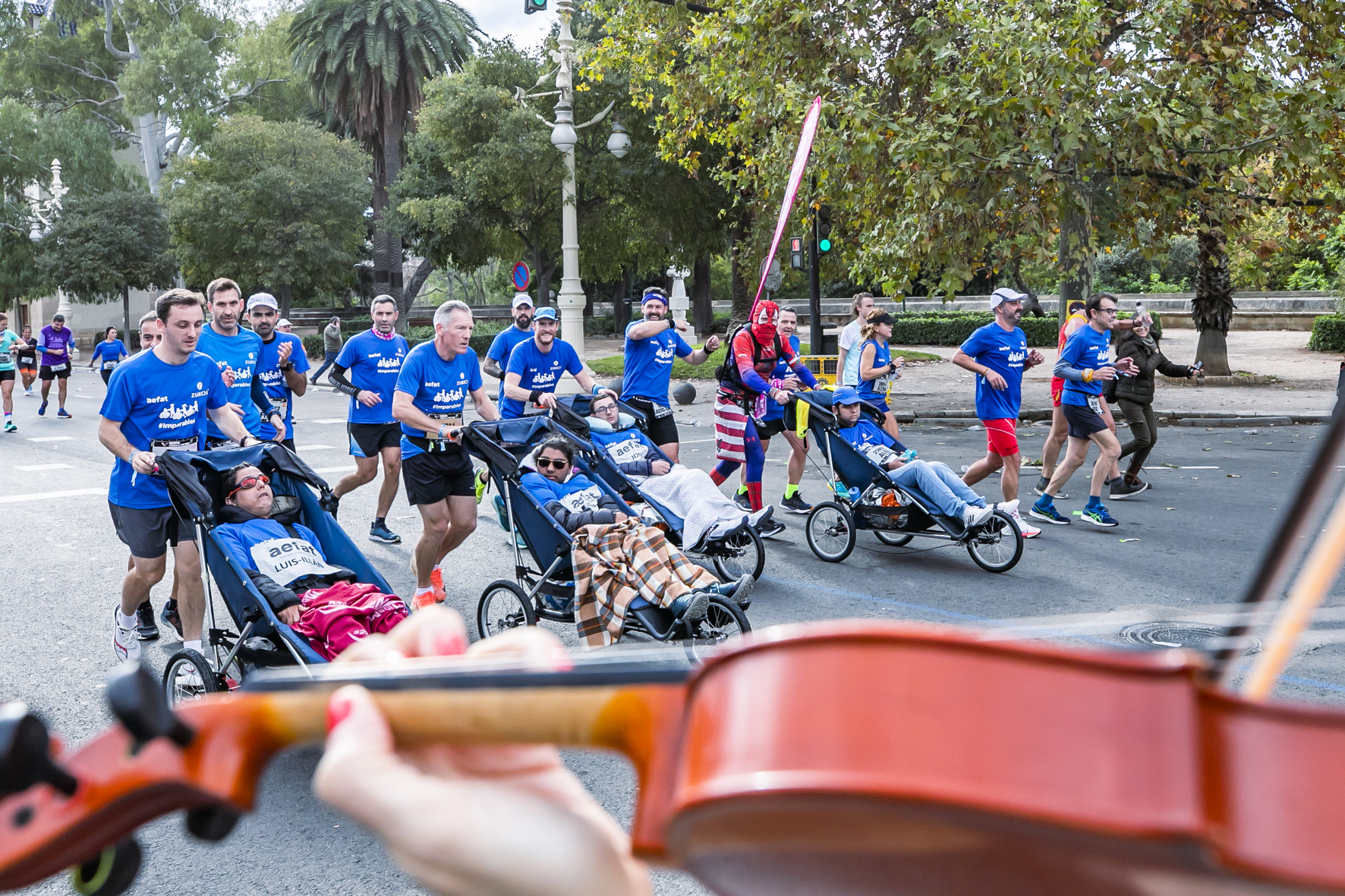 Equipo_Zurich_Aefat_en_Maratón_Valencia_2022_ataxia_telangiectasia_3.jpg