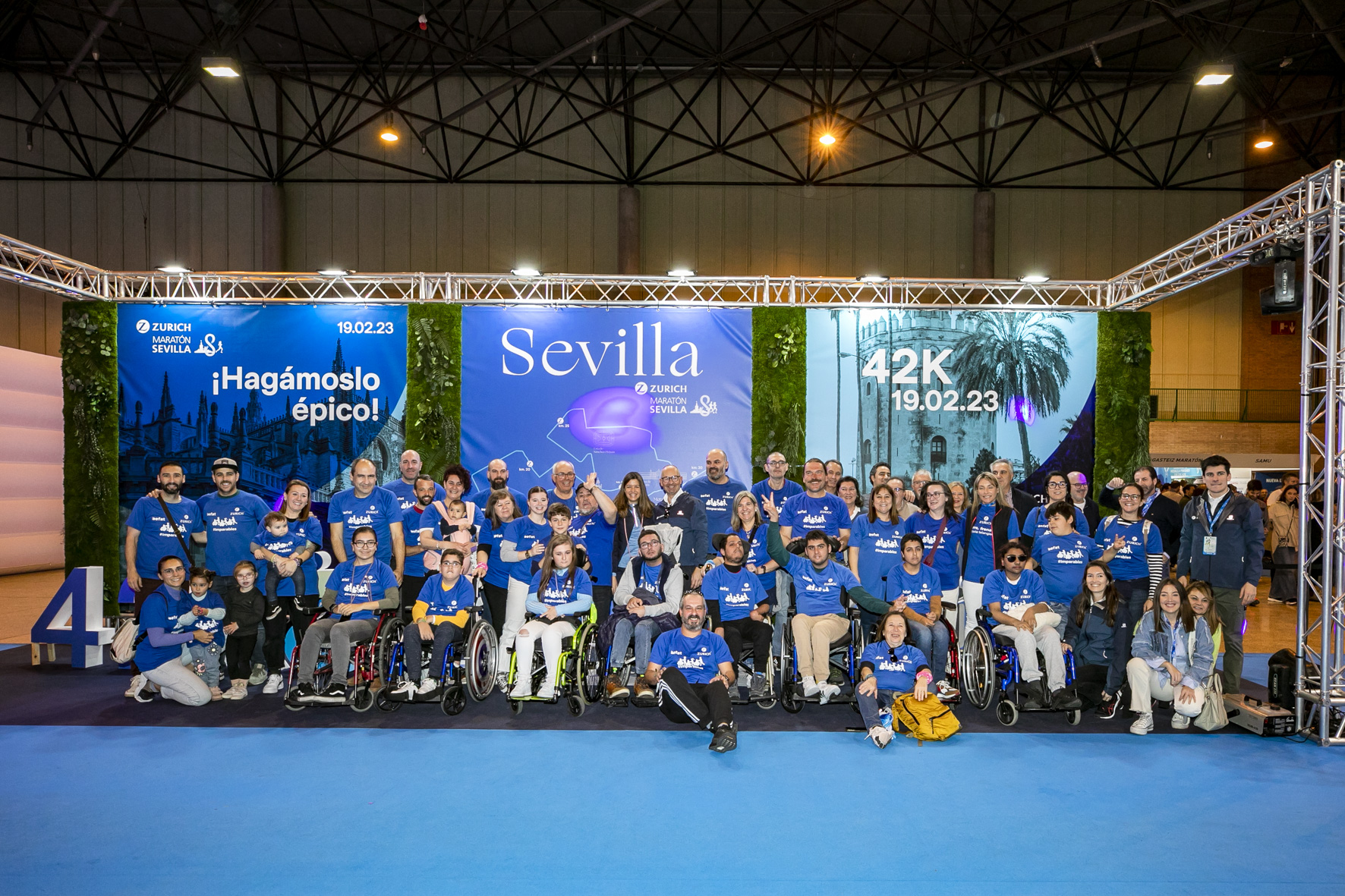 EQUIPO ZURICH AEFAT en Fibes Sevilla stand de Zurich Foto Xavier dArquer