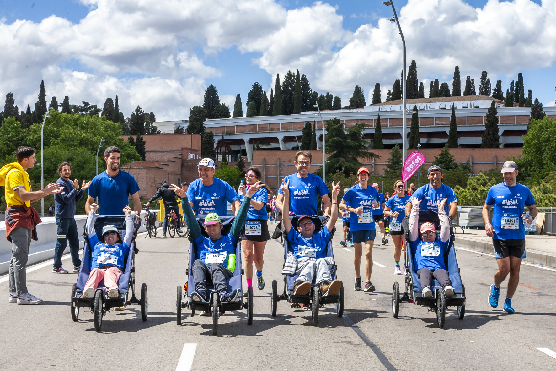 Equipo_Zurich_Aefat_en_Maratón_Madrid_2024_Foto_Xavier_dArquer-Doblestudio_10.jpg