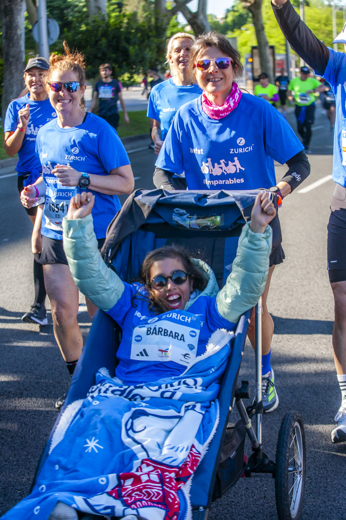 Bárbara_-_Equipo_Zurich_Aefat_en_Maratón_Madrid_2024_Foto_Xavier_dArquer-Doblestudio_2.jpg